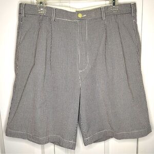 Brooks Brothers Black & White Check Shorts Size 36 100% Cotton Pleated 8” Inseam